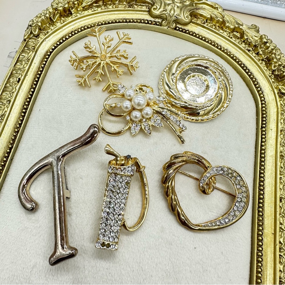 Vintage Scrap Gold Tone Brooch Lot Brooches Broken Jewelry for Repair